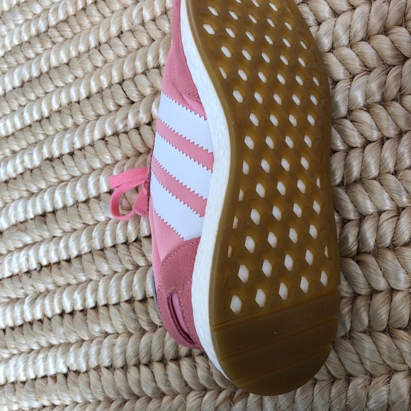 ADIDAS Women’s Sneakers, size 8.5 US, NWT - Picture 3 of 7